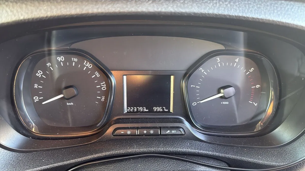 Toyota ProAce Van - Image 2