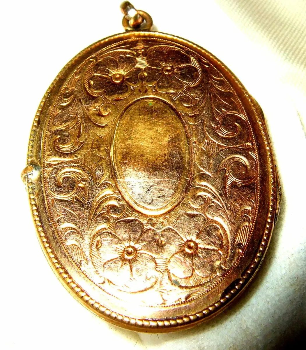 Large Vintage 9ct Gold Opening Locket - Image 4