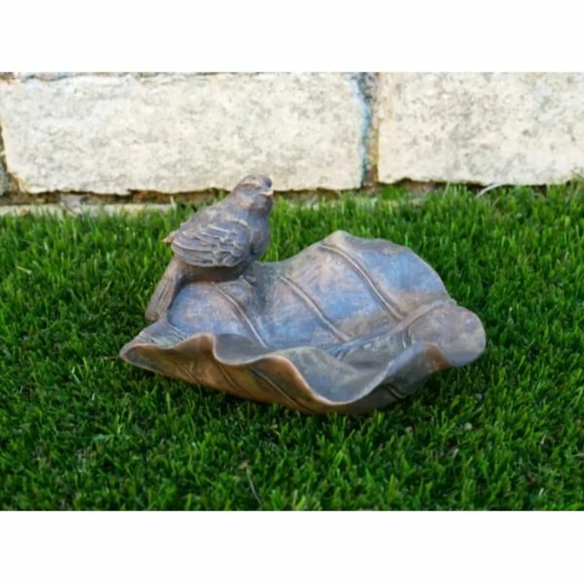 Bird on Leaf Feeder D9460 - Image 1