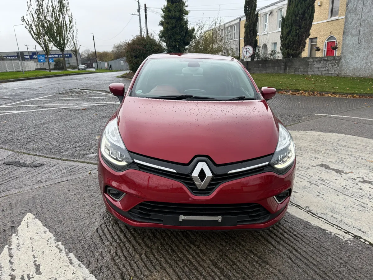 Renault Clio 2019 Auto 48,000 kms - Image 3