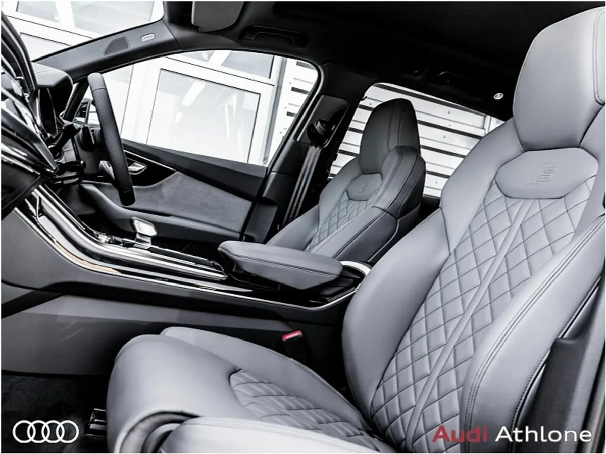 Audi Q7 3.0TFSIe 483BHP quattro Competition Tip-Tr - Image 4