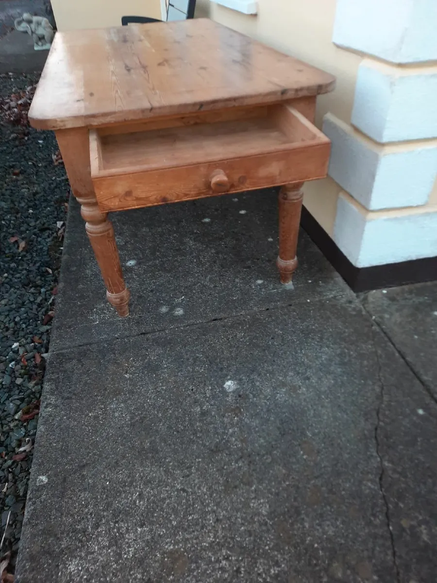 Antique kitchen table - Image 3