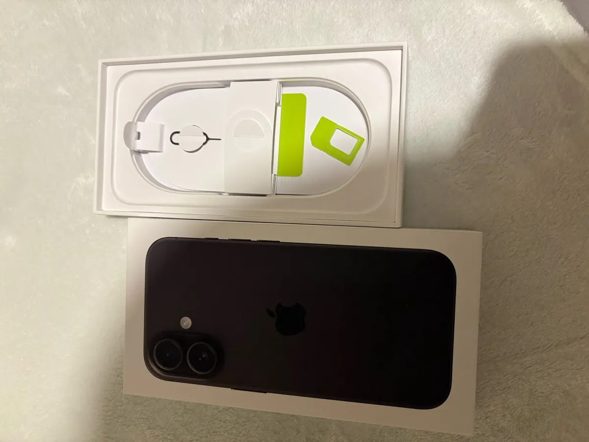 iPhone 16 128GB Back - Image 3