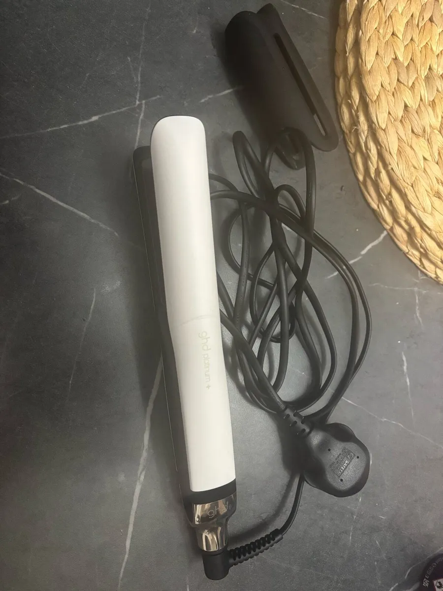 GHD Platinum+ Hair Straightners - Image 2