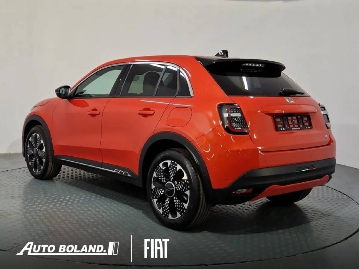 Fiat 600 La Prima 1.2 100hp Hybrid Auto - Image 4