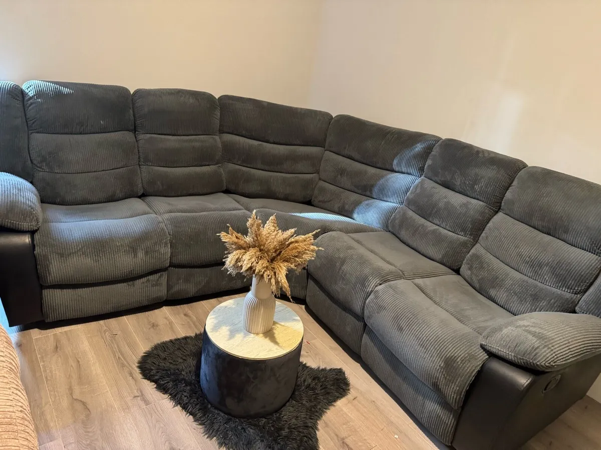 Recliner corner sofa with 2 cup holders - Image 4