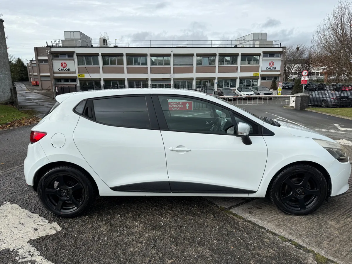 Renault Clio 2014 Auto 44,000 kns - Image 4