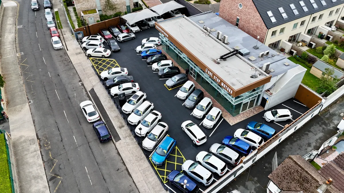 2023 Audi A8 3.0 PHEV 60TFSI QUATTRO *SUPERIOR* - Image 2