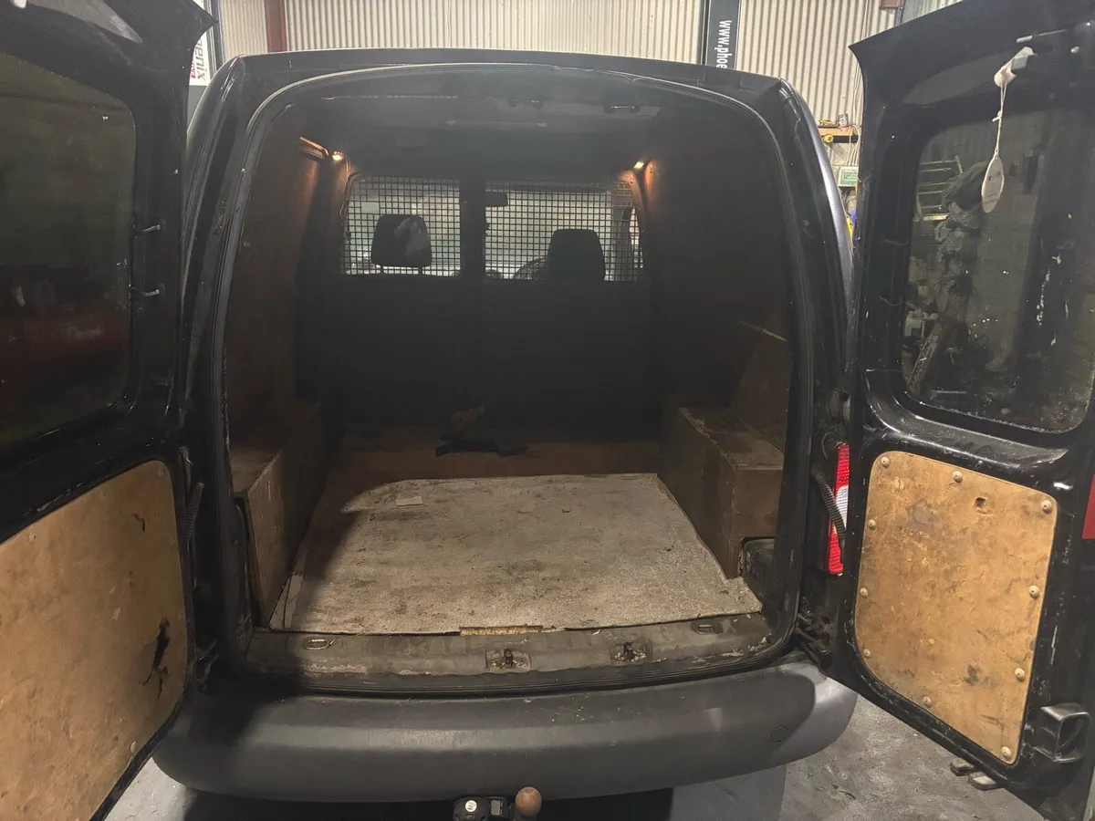 2007 Volkswagen Caddy - Image 4