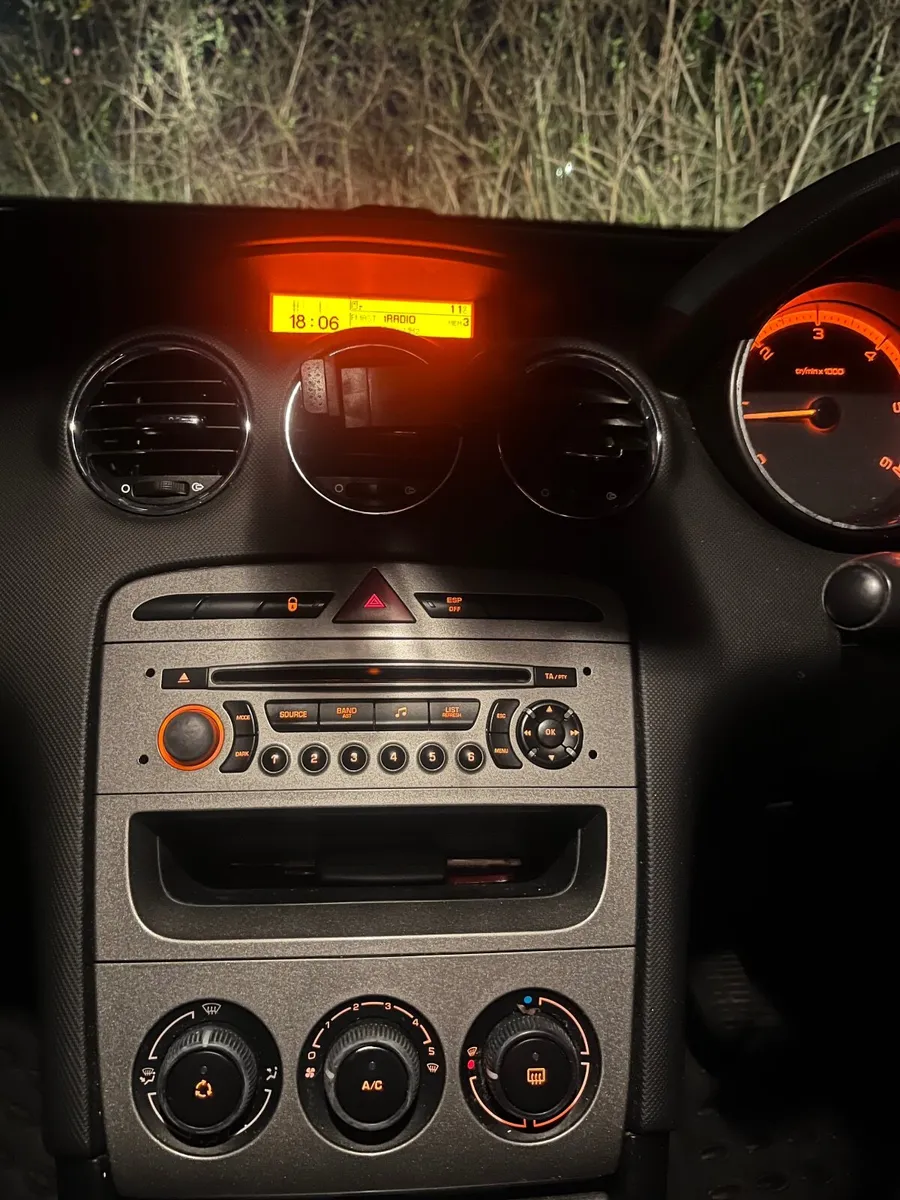 Peugeot 308 2010 - Image 4