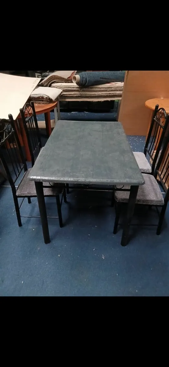Table & Chairs