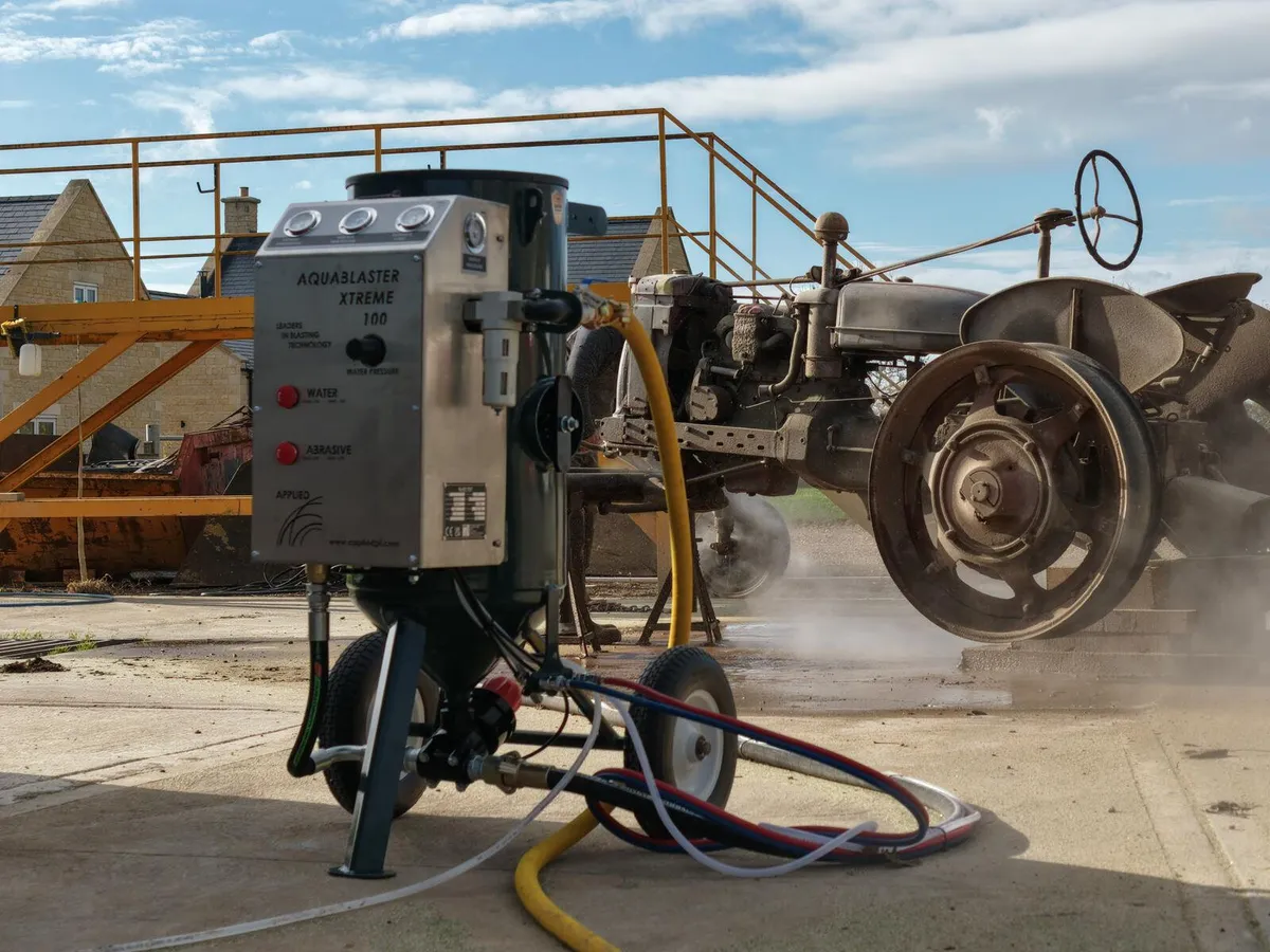Dustless Sandblaster -  Applied Aquablaster Xtreme - Image 1
