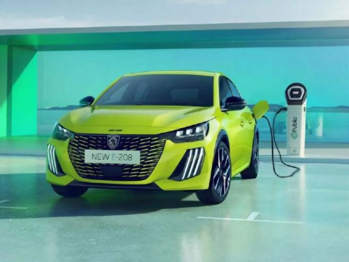 Peugeot 208 Allure Hybrid 110bhp *ORDER YOUR 261 T - Image 2