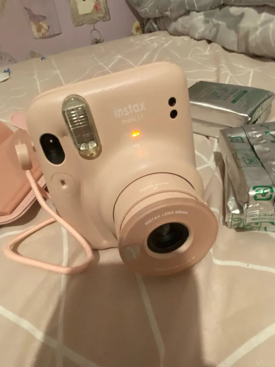 Instax Polaroid Camera - Image 4