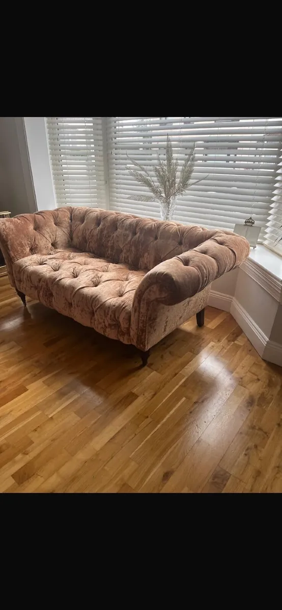 3 + 2 Chesterfield sofas - Image 2