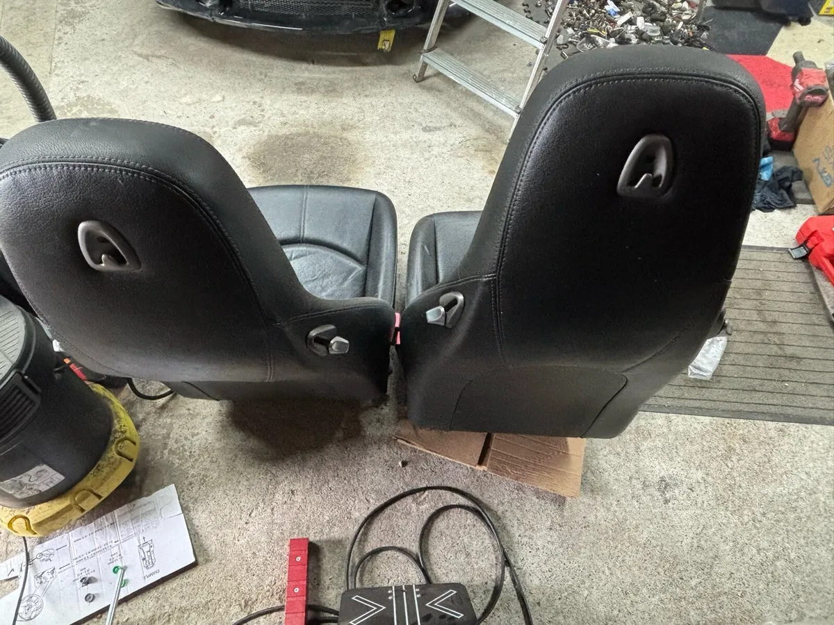 Porsche front seats - Image 2