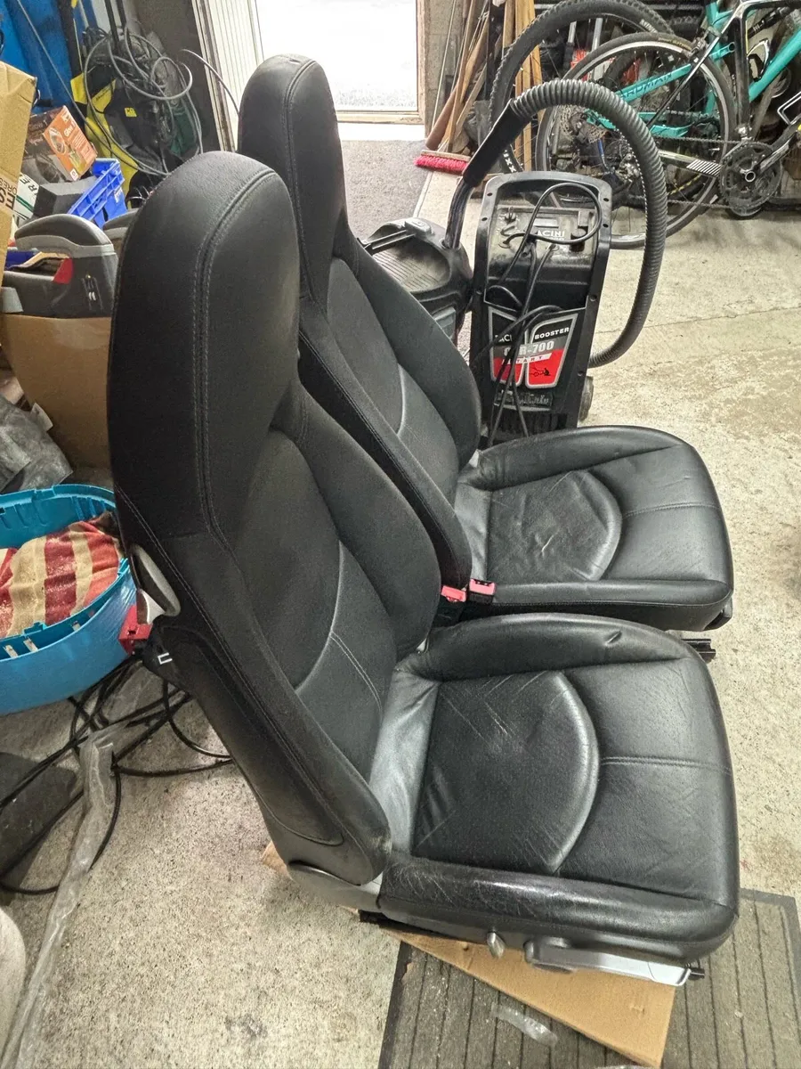 Porsche front seats - Image 4