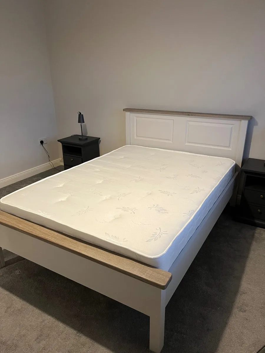 Bed and mattress - Image 1