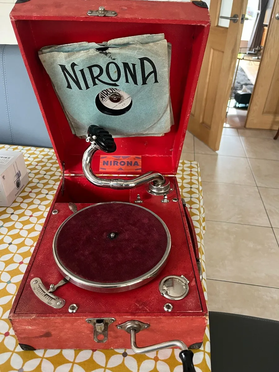 Vintage Wind Up Gramophones - Image 4