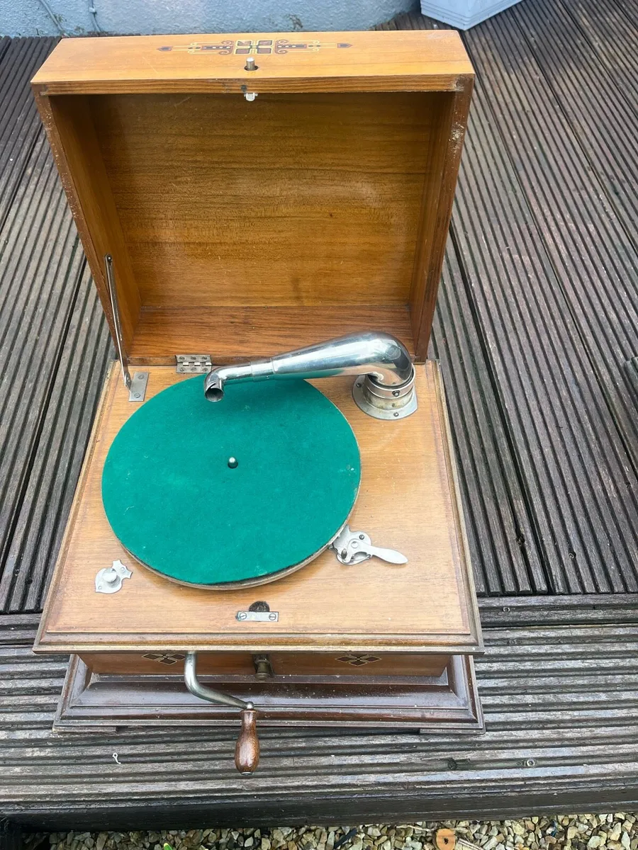 Vintage Wind Up Gramophones - Image 2