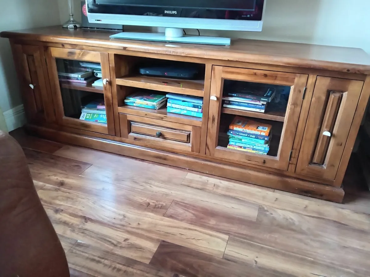 T.V unit - Image 2