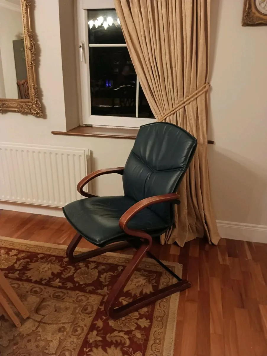 Beautiful desk chair, table lamp.70 for both - Image 1