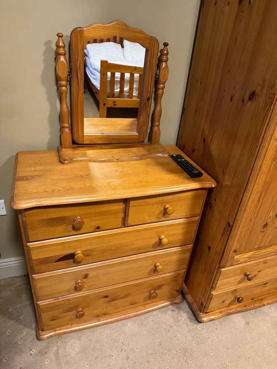 Bedroom furniture - Image 3