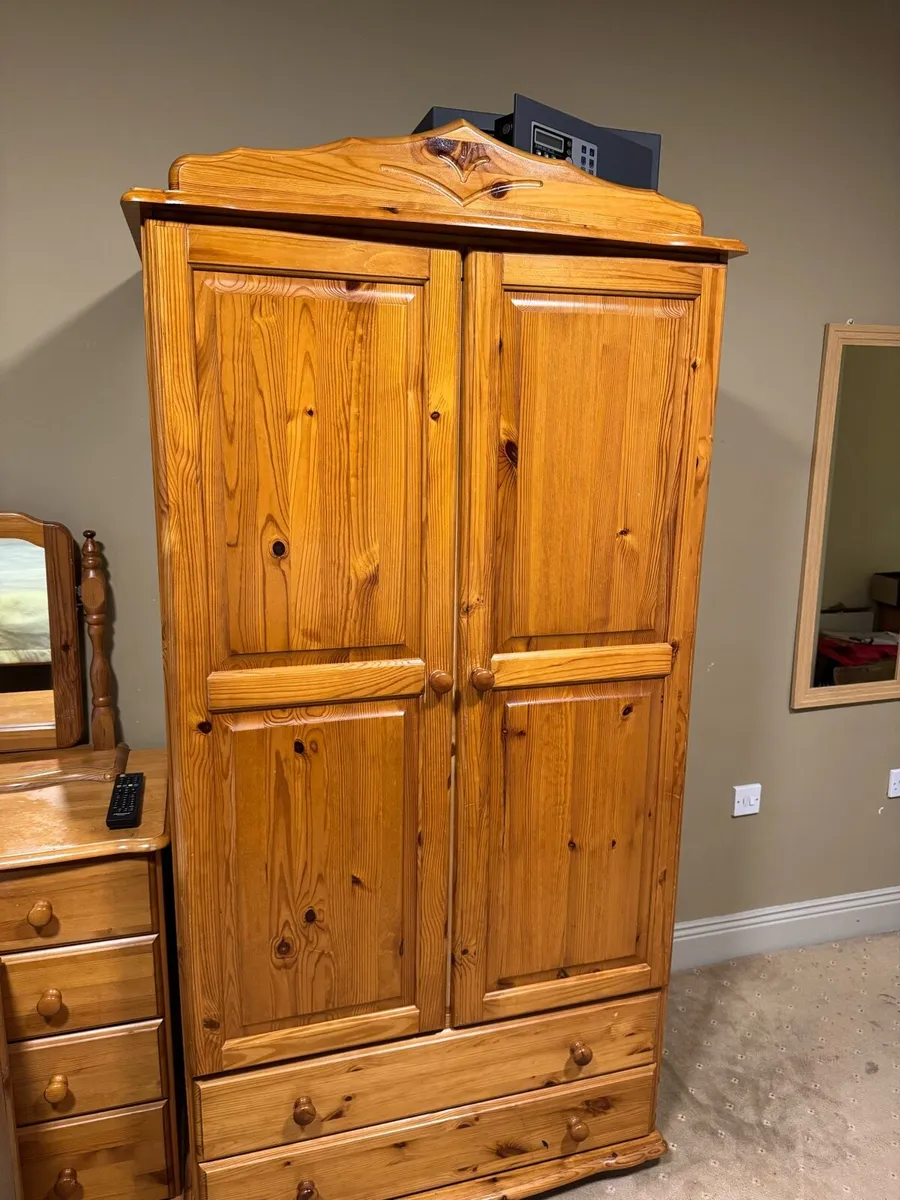 Bedroom furniture - Image 4