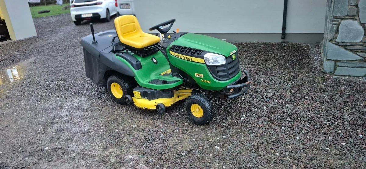 John Deere Ride On Lawnmower - Image 2