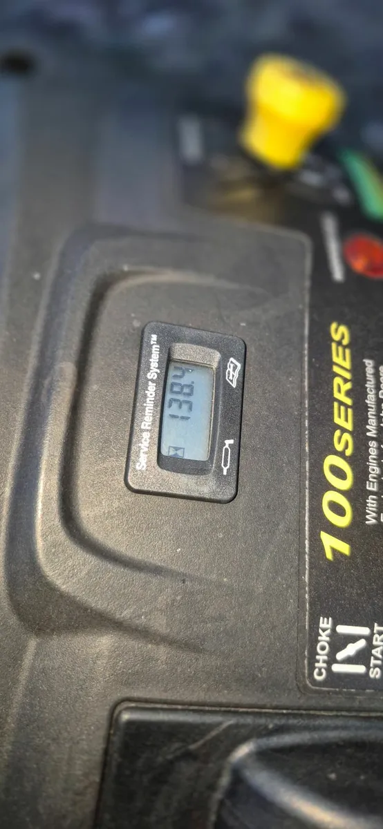 John Deere Ride On Lawnmower - Image 4