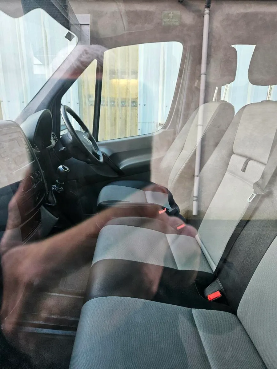 2016 vw crafter wheelchair accessible - Image 4