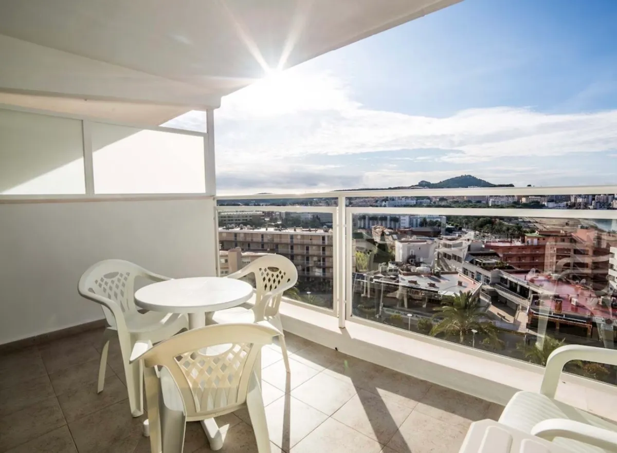 5 nights in Deya Apartments in Santa Ponsa - Image 1