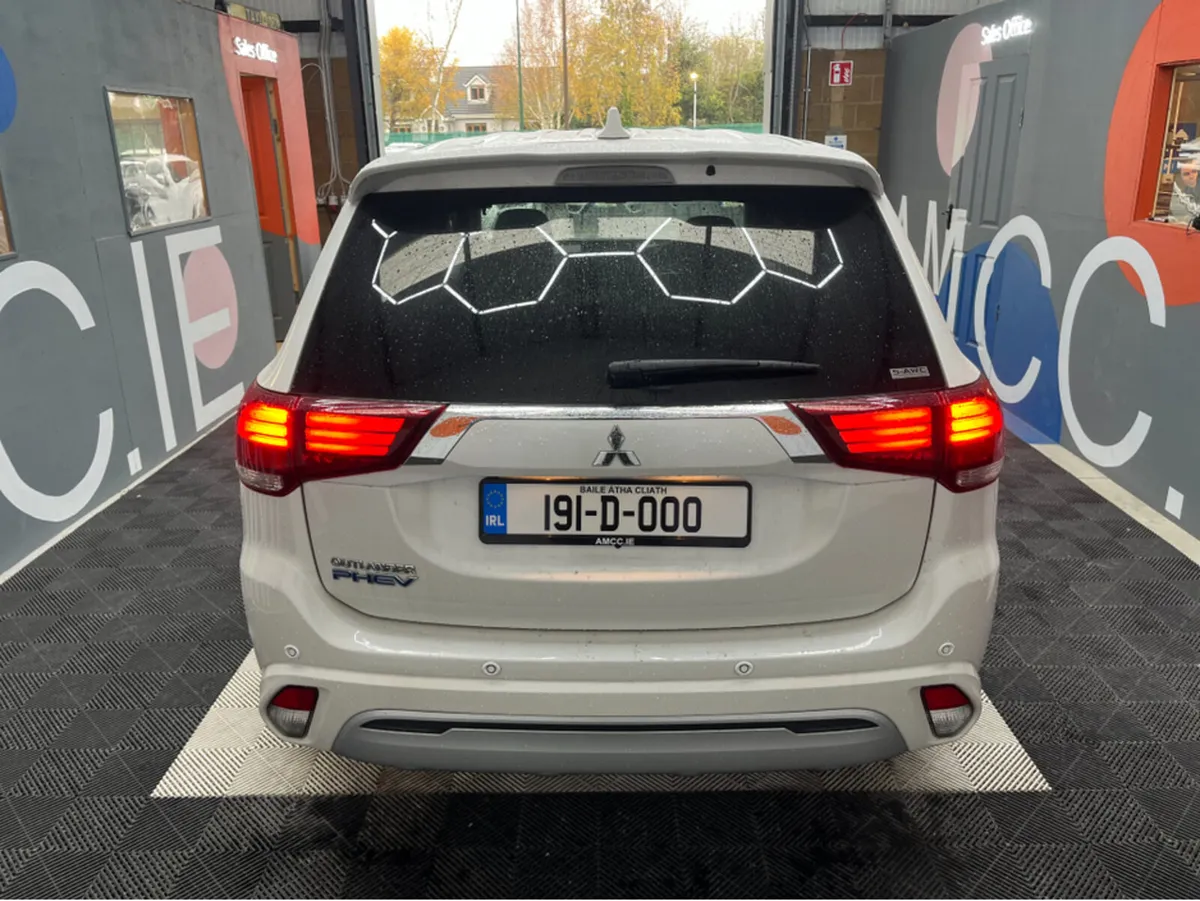 Mitsubishi Outlander 2019 MITSUBISHI OUTLANDER PHE - Image 3