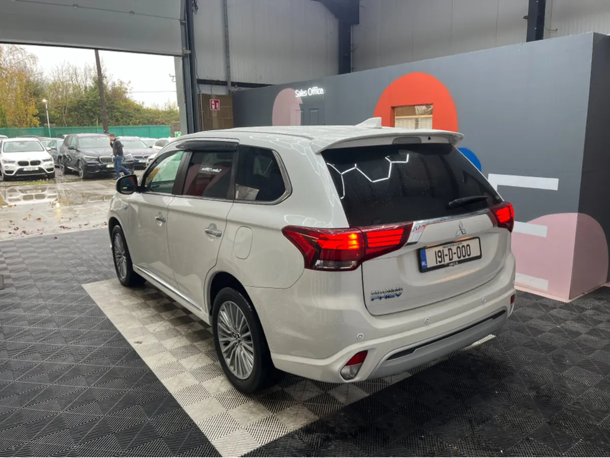 Mitsubishi Outlander 2019 MITSUBISHI OUTLANDER PHE - Image 4