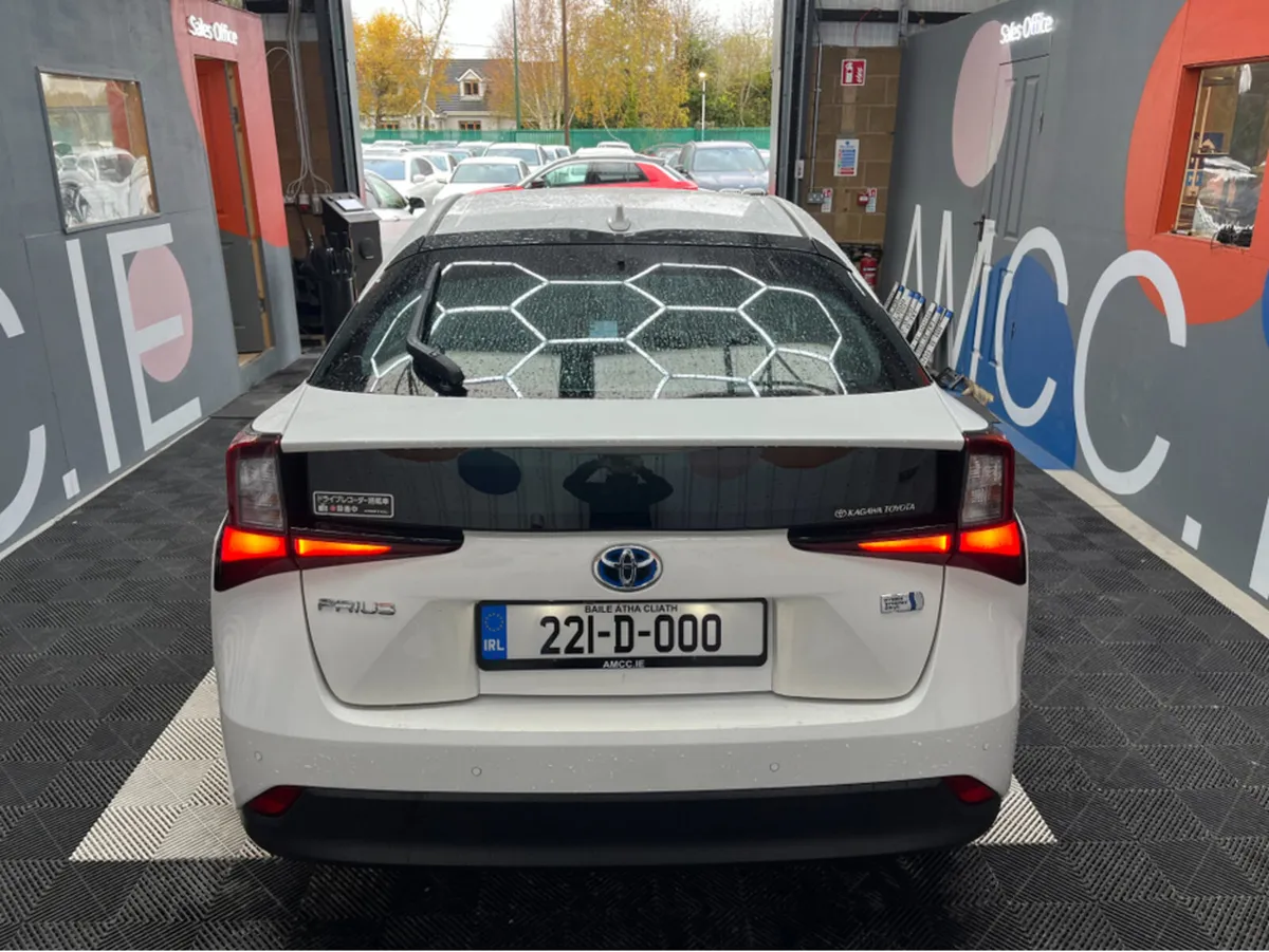 Toyota Prius 2022 TOYOTA PRIUS 1.8L HYBRID / 72K K - Image 3