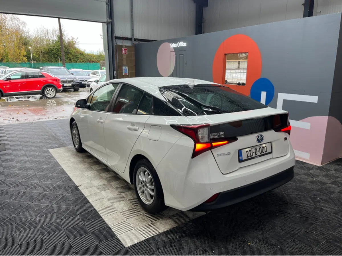 Toyota Prius 2022 TOYOTA PRIUS 1.8L HYBRID / 72K K - Image 4