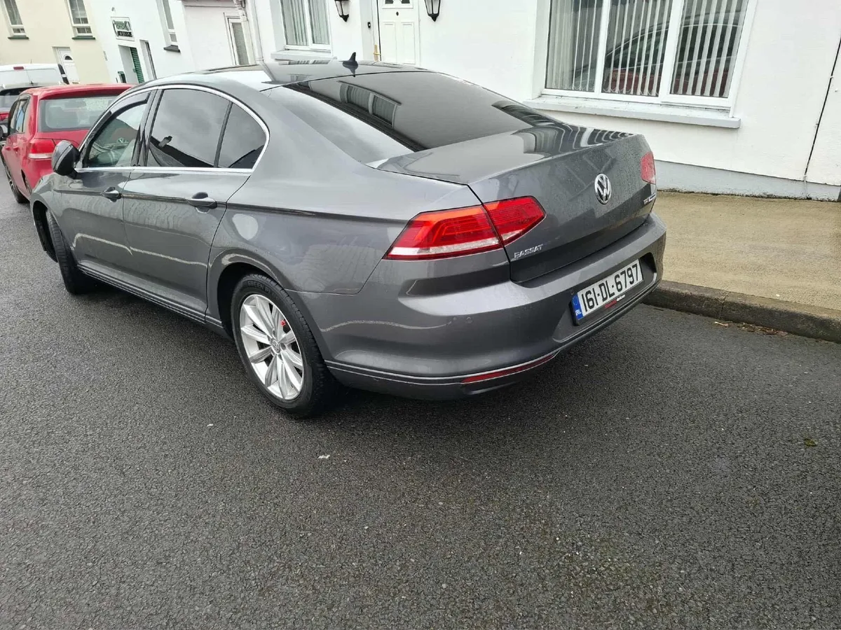 Volkswagen Passat 2016 - Image 3