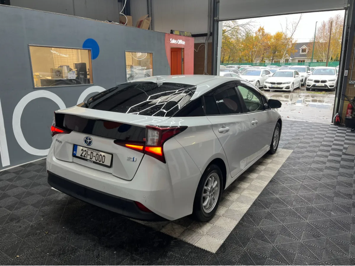 Toyota Prius 2022 TOYOTA PRIUS 1.8L HYBRID / 91K K - Image 2