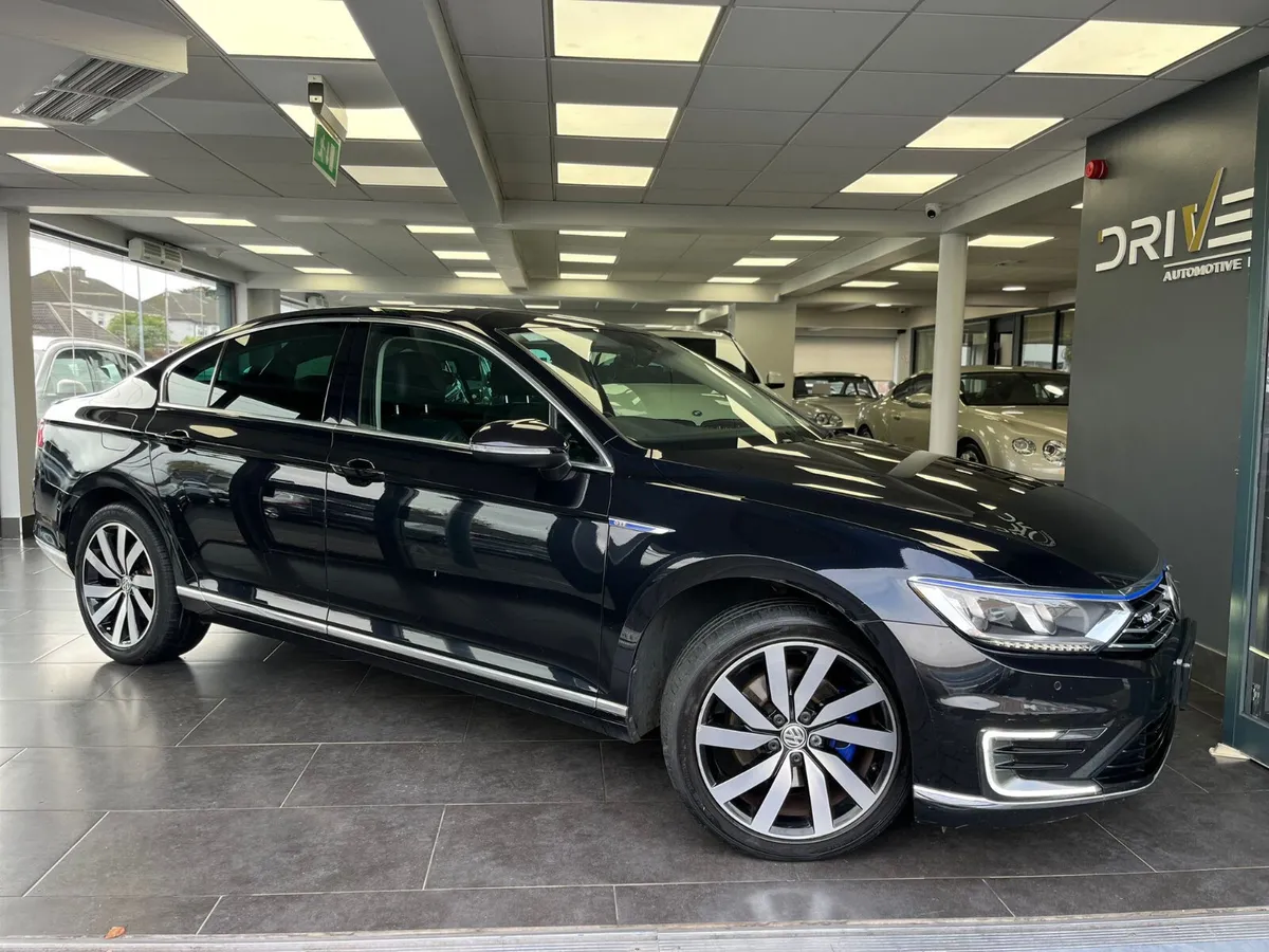 Volkswagen Passat 2018 1.4 GTE Hybrid - Image 1