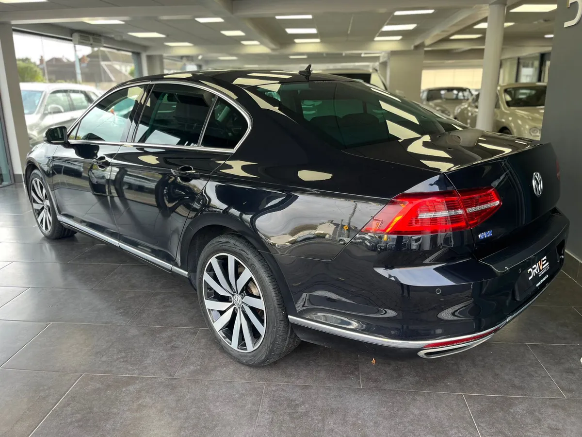 Volkswagen Passat 2018 1.4 GTE Hybrid - Image 2