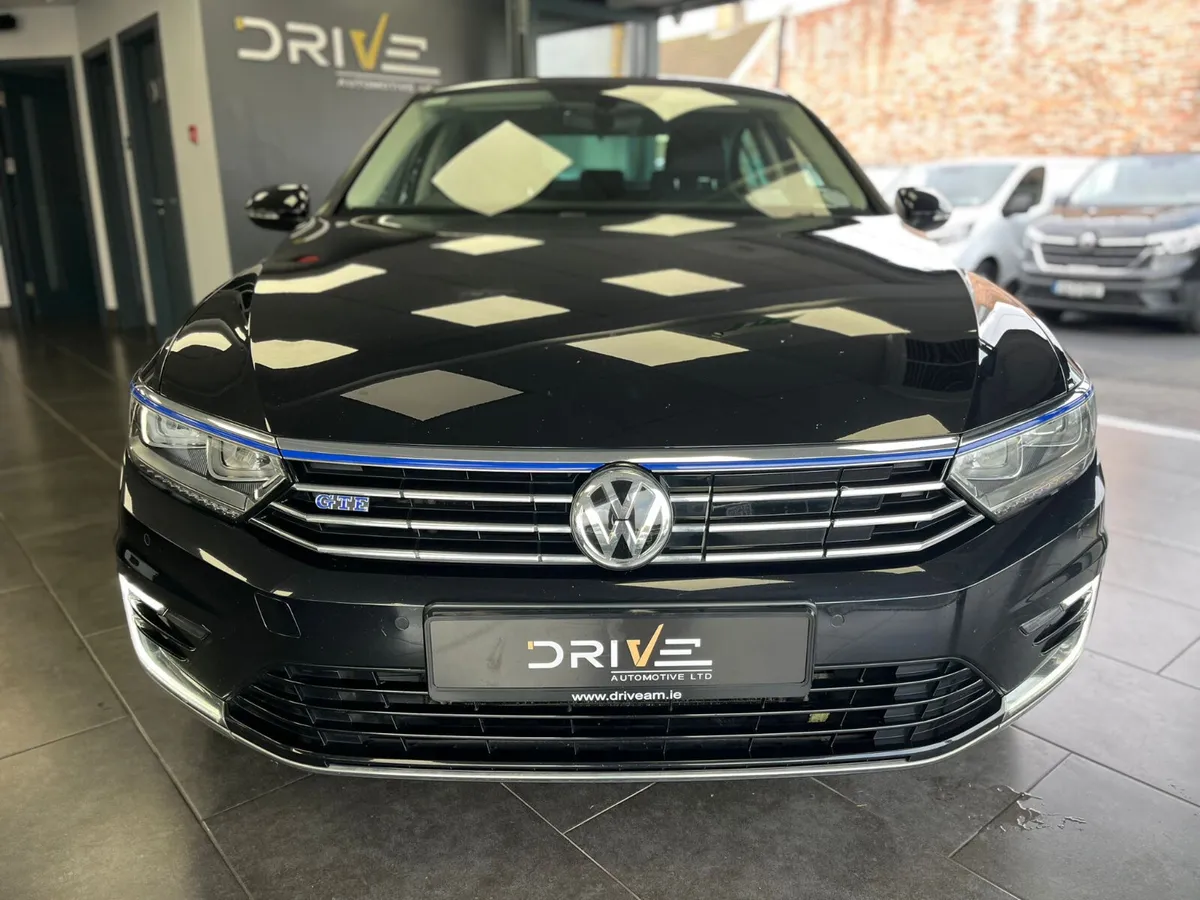 Volkswagen Passat 2018 1.4 GTE Hybrid - Image 4