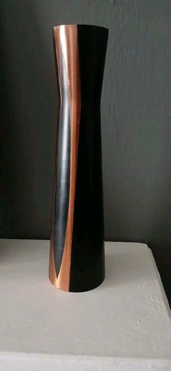 Mid-Century Bud Vase - Image 2