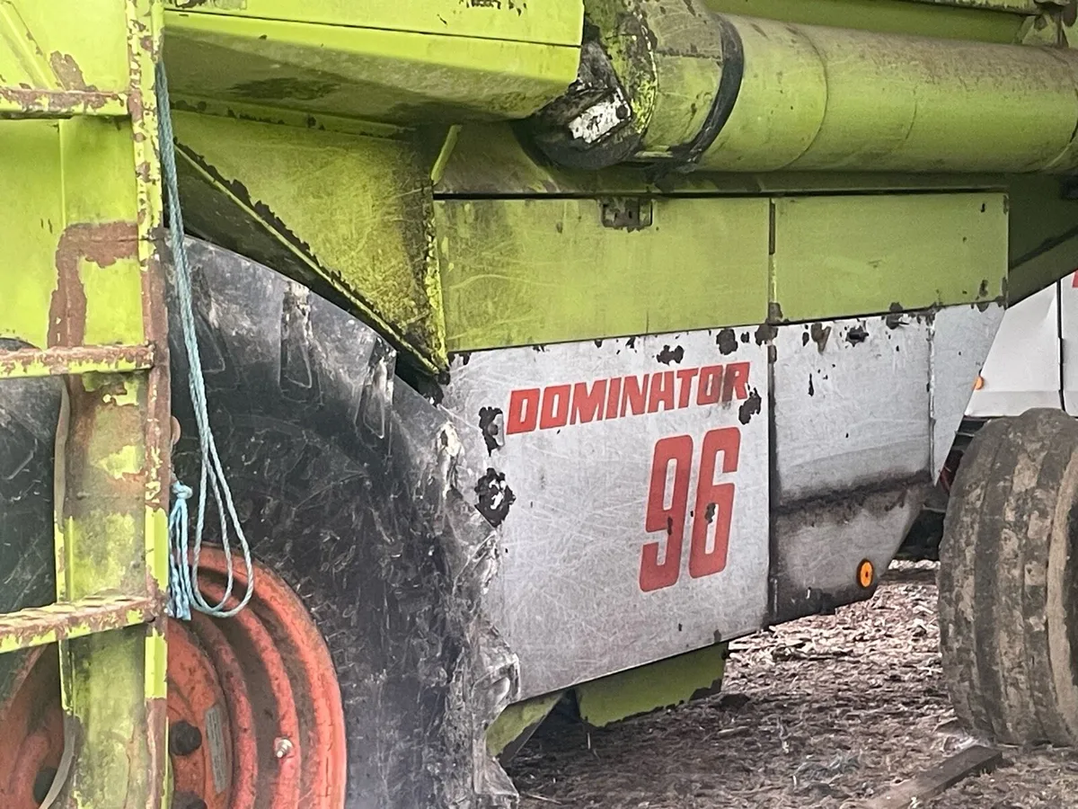 . Claas dominator 96 combine - Image 4