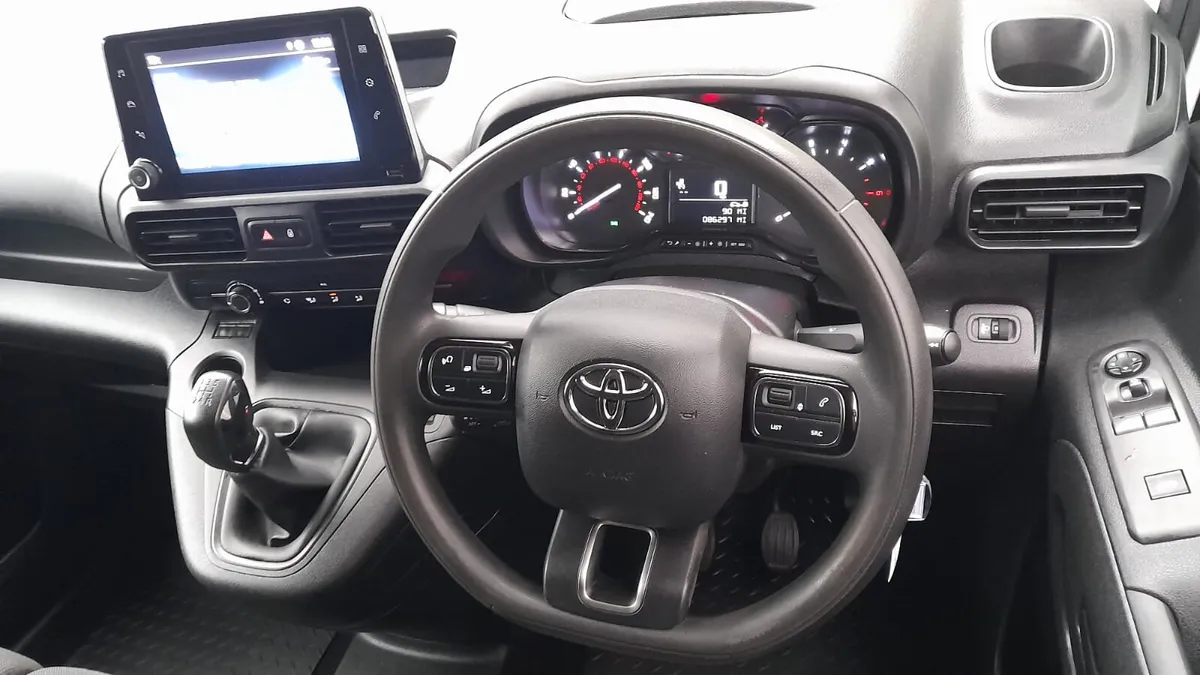211 Toyota Proace City 1.5 d Icon - Image 4