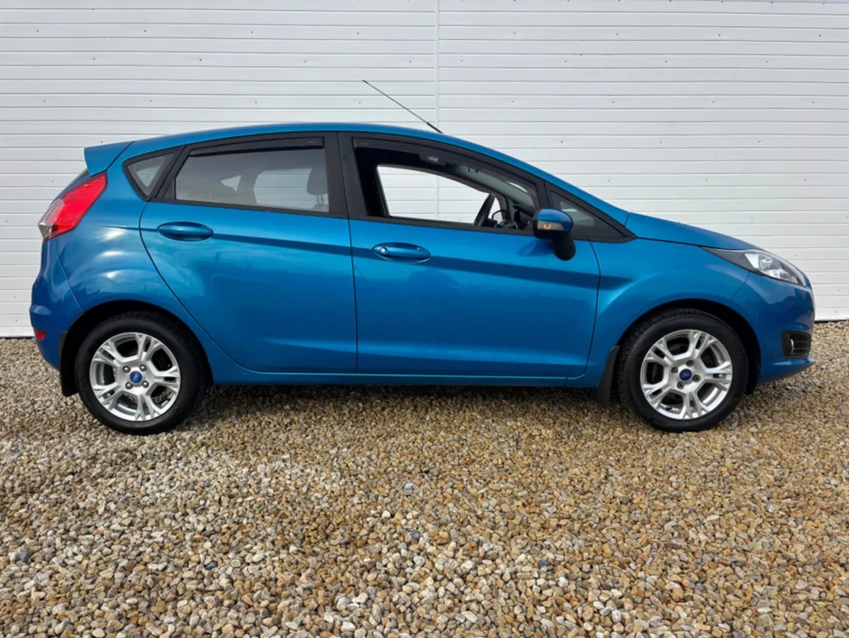 Ford Fiesta ZETEC 1.25 60PS M5 4DR - Image 3