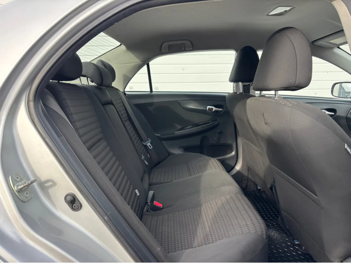 Toyota Corolla 1.4 D-4D TERRA MC 4DR - Image 3