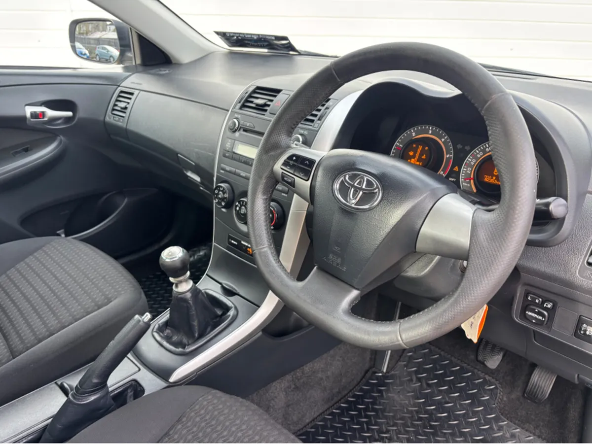 Toyota Corolla 1.4 D-4D TERRA MC 4DR - Image 4