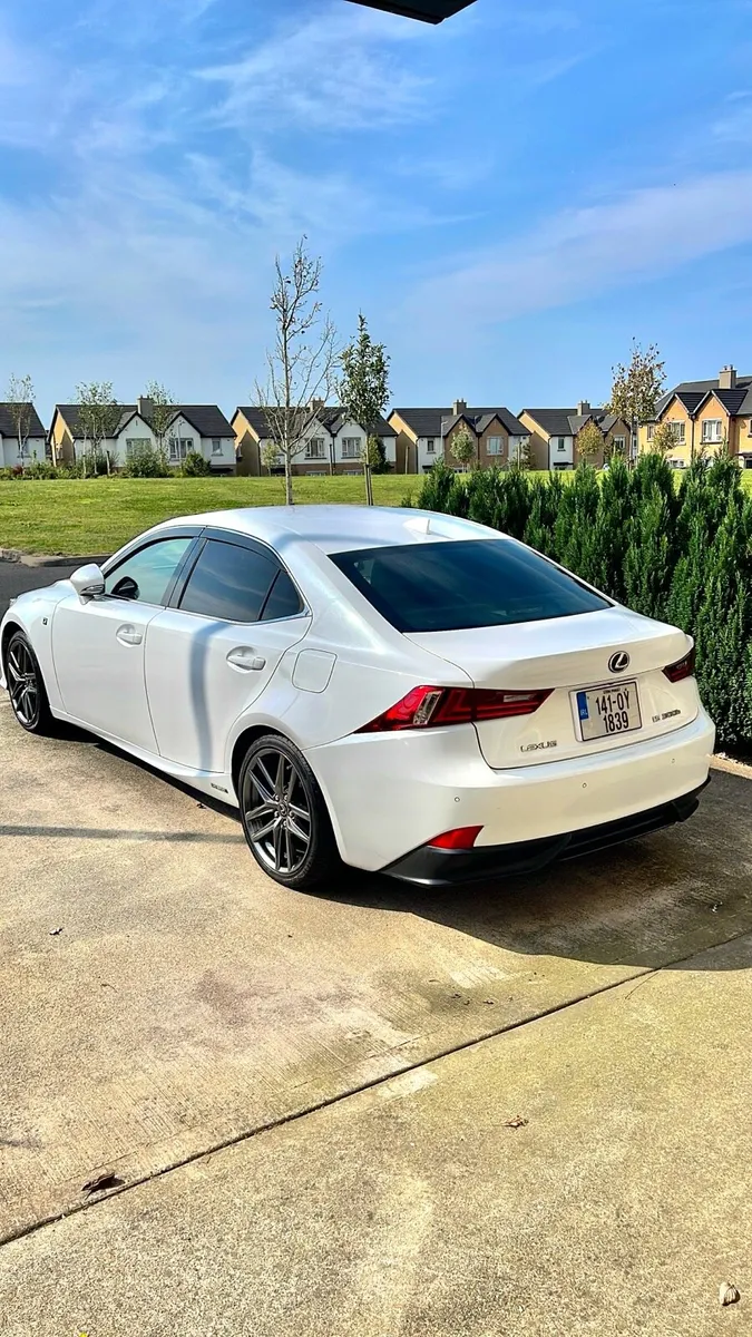 Lexus is300h F sports - Image 1