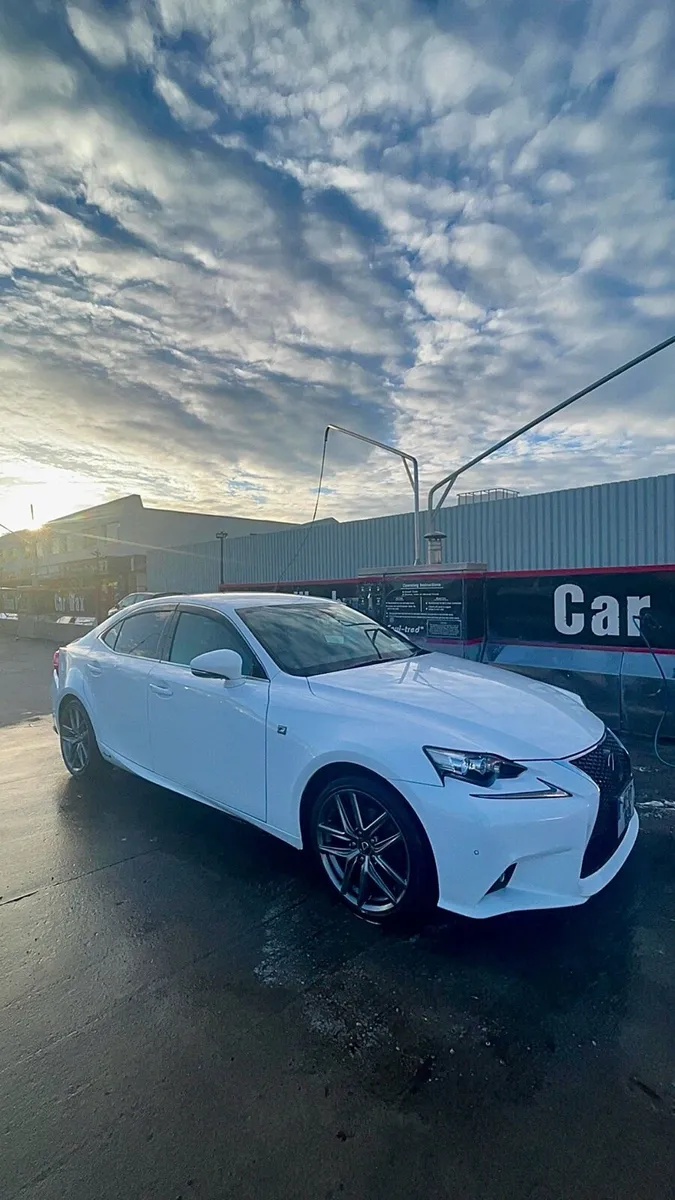 Lexus is300h F sports - Image 2