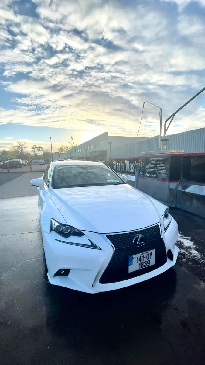 Lexus is300h F sports - Image 3